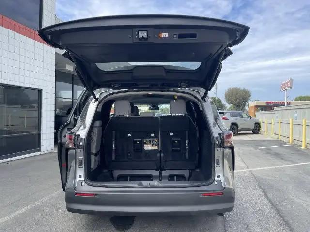 2026 Toyota Sienna LE