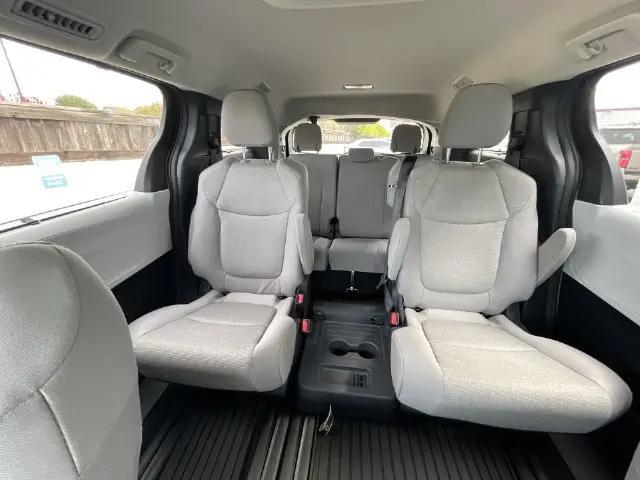 2026 Toyota Sienna LE