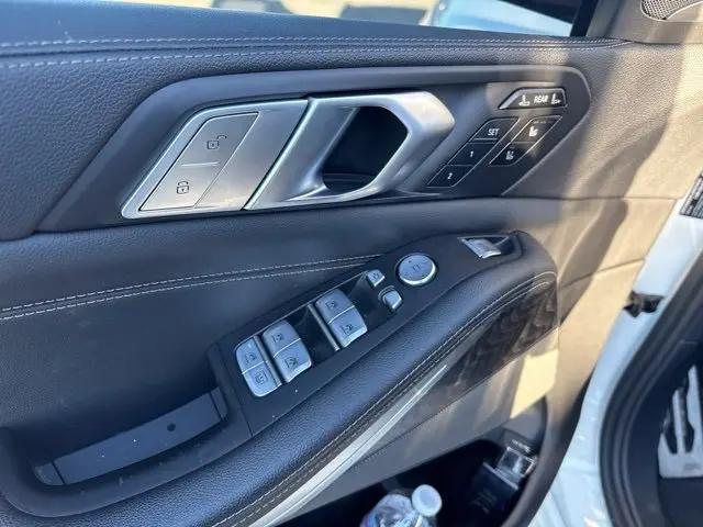 2021 BMW X7 M50i