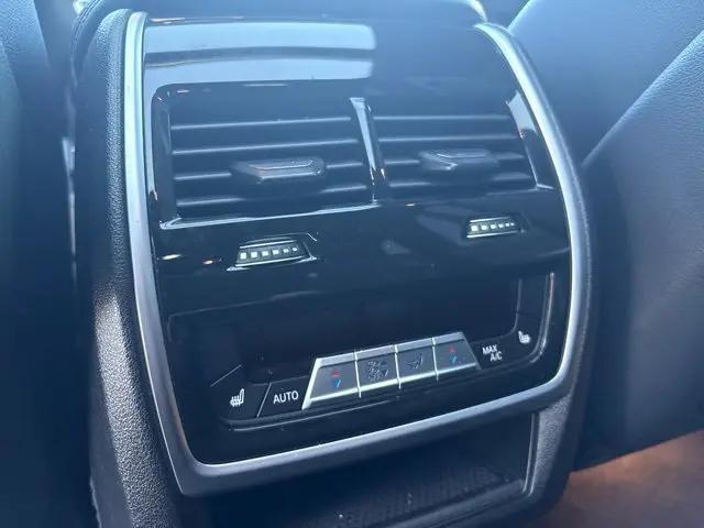 2021 BMW X7 M50i