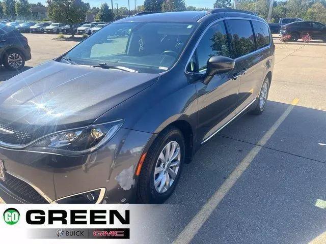 2017 Chrysler Pacifica Touring-L for sale in Davenport, IA