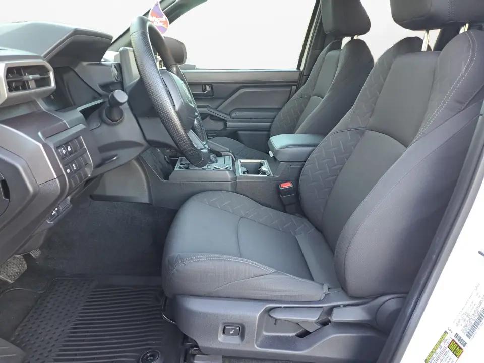 2025 Toyota Tacoma SR5 - Photo 11