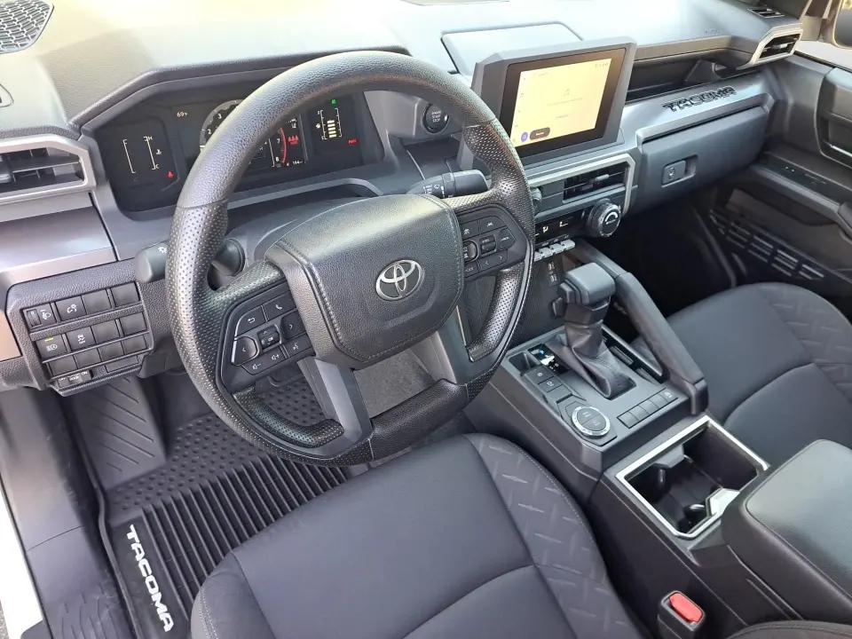 2025 Toyota Tacoma SR5 - Photo 13