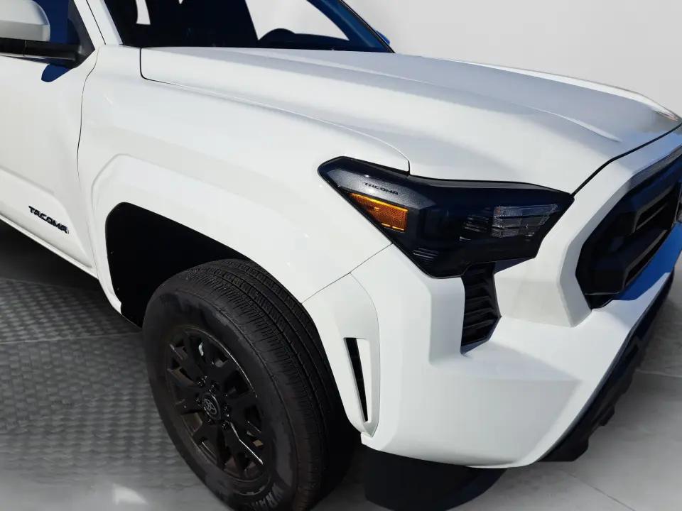 2025 Toyota Tacoma SR5 - Photo 19