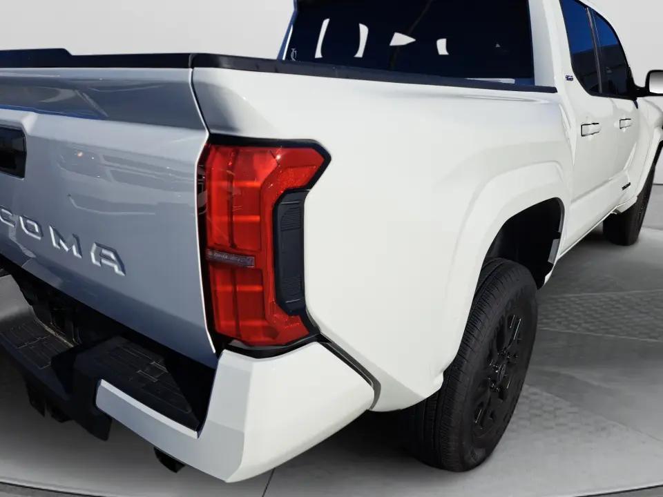 2025 Toyota Tacoma SR5 - Photo 22