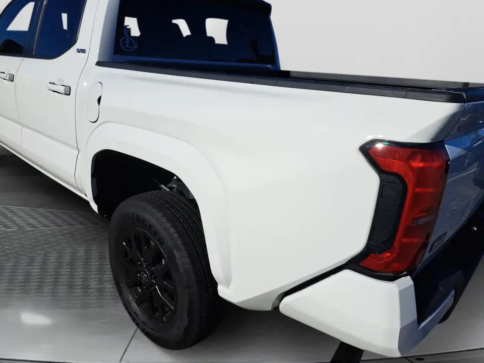 2025 Toyota Tacoma SR5 - Photo 23