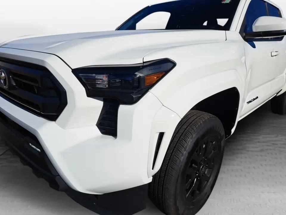 2025 Toyota Tacoma SR5 - Photo 26