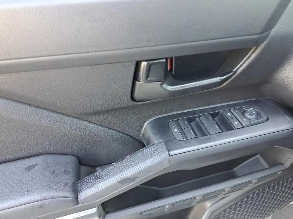 2025 Toyota Tacoma SR5 - Photo 35