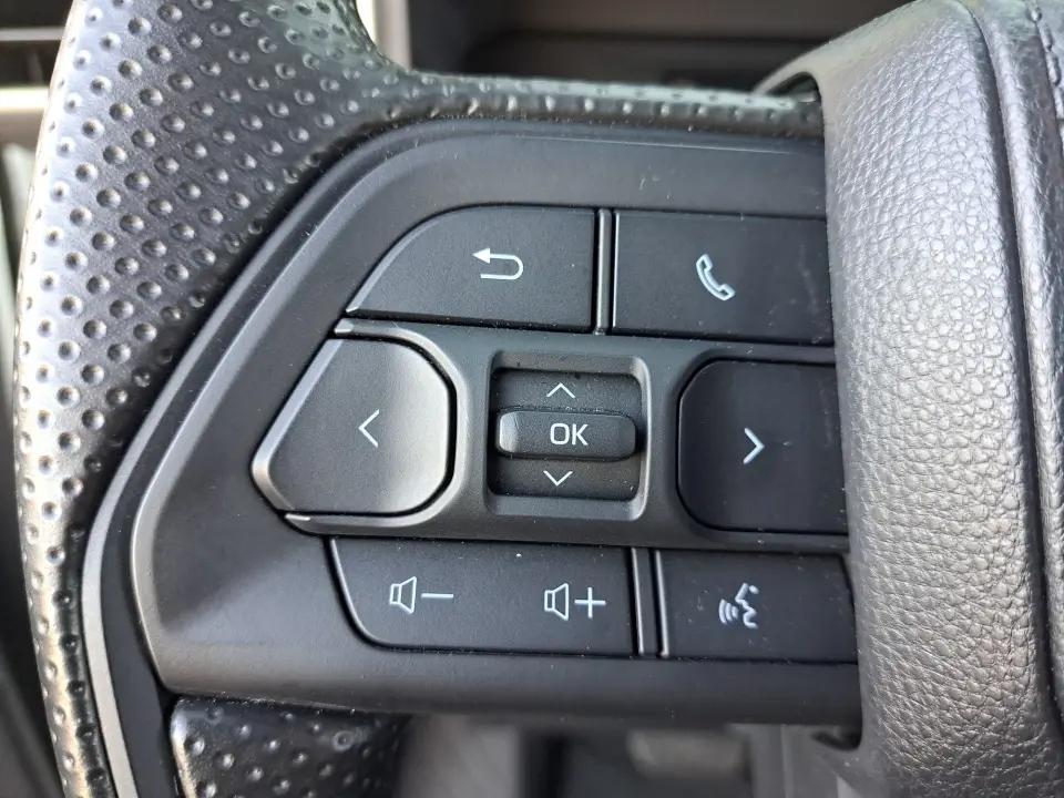 2025 Toyota Tacoma SR5 - Photo 37