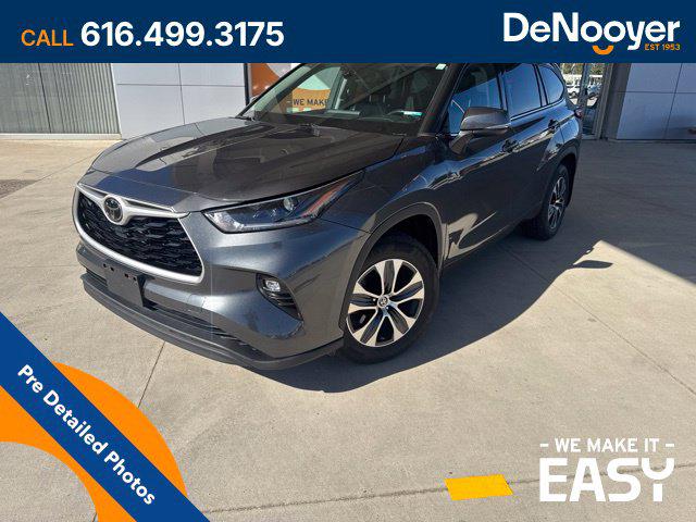 2021 Toyota Highlander XLE for sale in Holland, MI