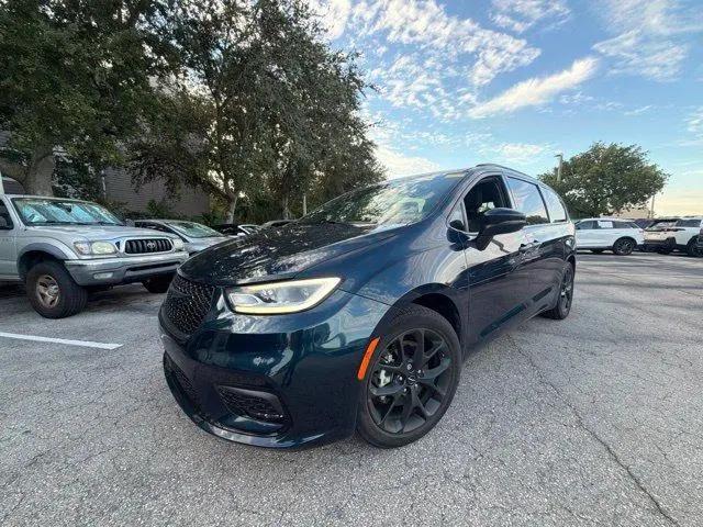 2023 Chrysler Pacifica Touring L for sale in Fort Myers, FL