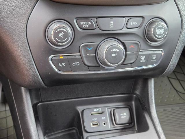 2018 Jeep Cherokee Latitude Tech Connect FWD