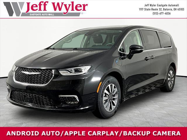 2022 Chrysler Pacifica Hybrid Touring L for sale near BATAVIA, OH