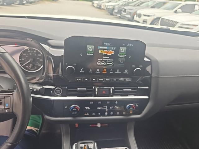 2023 Nissan Pathfinder SL FWD