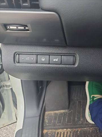 2023 Nissan Pathfinder SL FWD