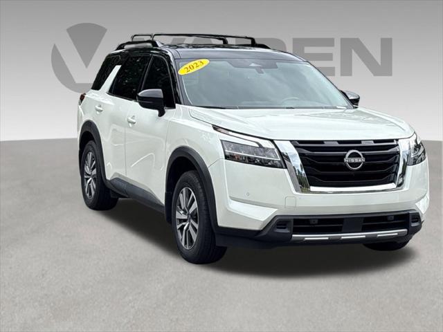 2023 Nissan Pathfinder SL FWD