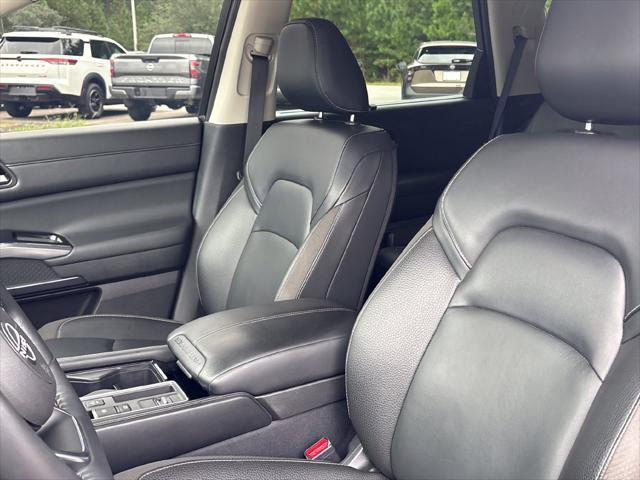 2023 Nissan Pathfinder SL FWD