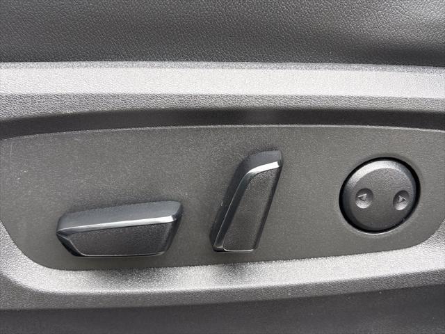 2023 Nissan Pathfinder SL FWD