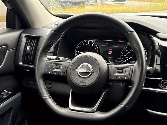 2023 Nissan Pathfinder SL FWD