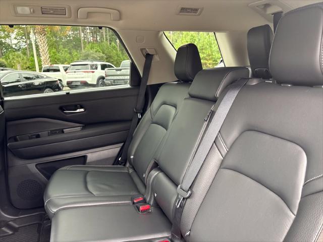 2023 Nissan Pathfinder SL FWD