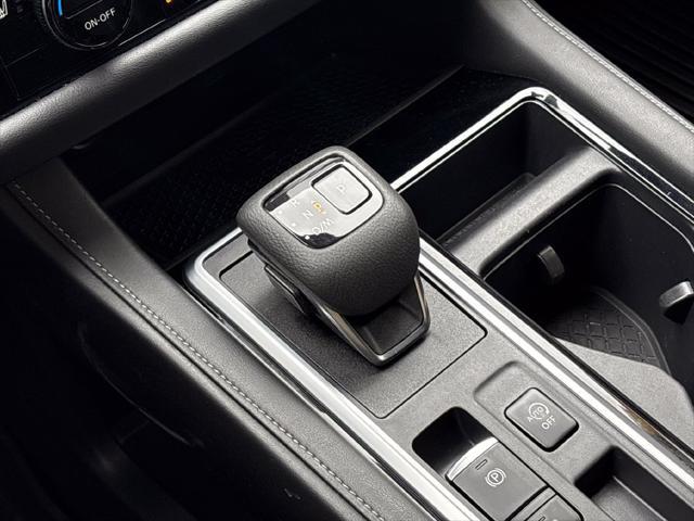 2023 Nissan Pathfinder SL FWD