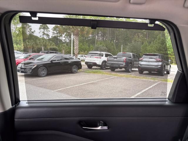 2023 Nissan Pathfinder SL FWD