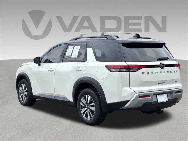 2023 Nissan Pathfinder SL FWD