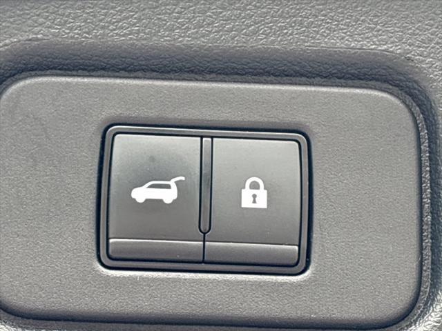 2023 Nissan Pathfinder SL FWD
