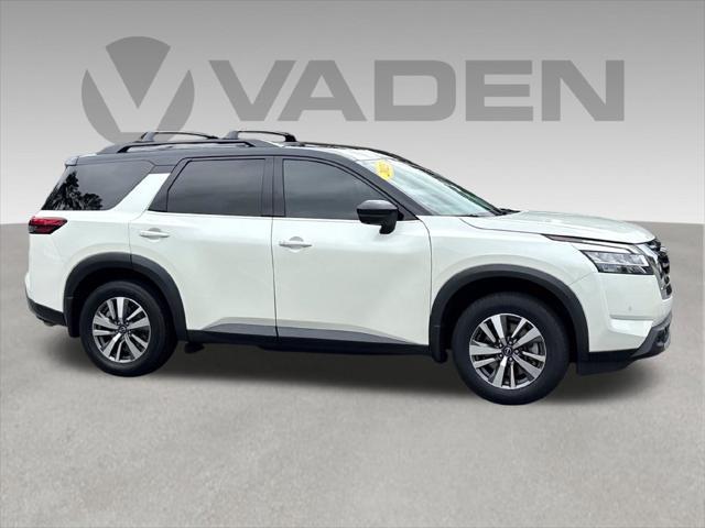 2023 Nissan Pathfinder SL FWD