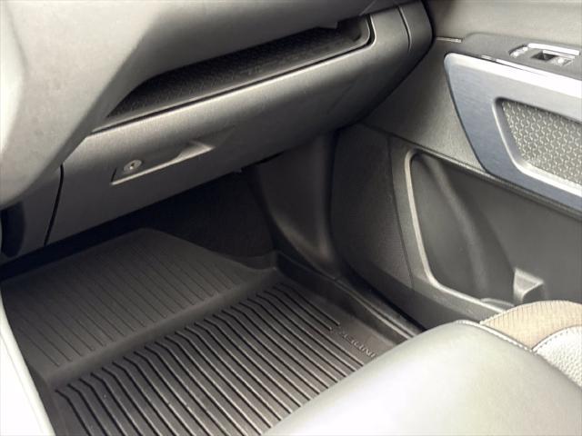 2023 Nissan Pathfinder SL FWD