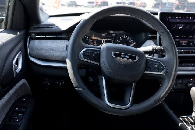 2024 Jeep Compass Latitude Lux FWD