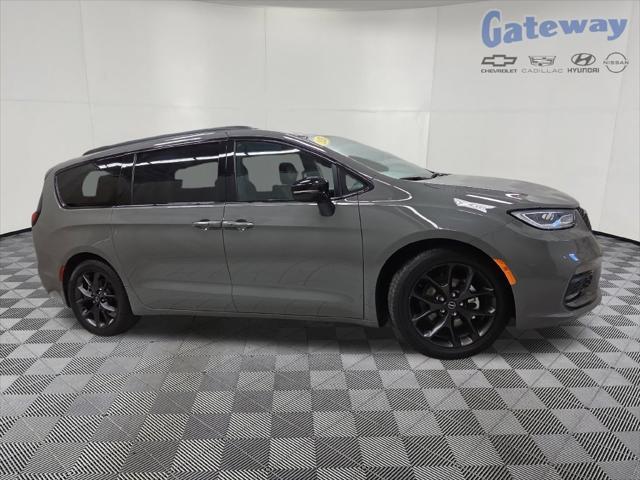 2025 Chrysler Pacifica Limited for sale in FARGO, ND