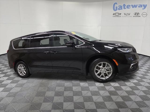 2025 Chrysler Pacifica Select for sale in FARGO, ND