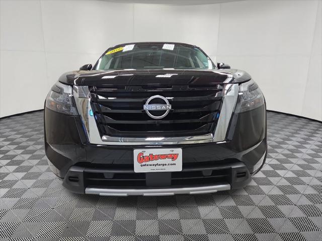 2025 Nissan Pathfinder Platinum 4WD