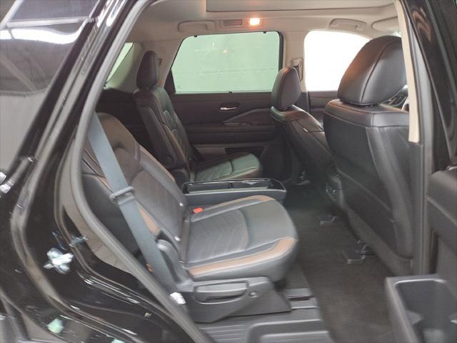 2025 Nissan Pathfinder Platinum 4WD
