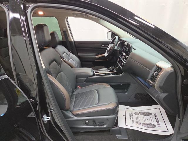 2025 Nissan Pathfinder Platinum 4WD