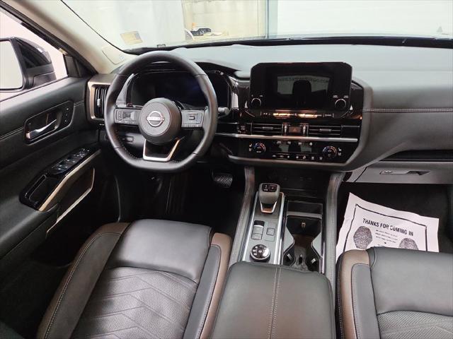 2025 Nissan Pathfinder Platinum 4WD