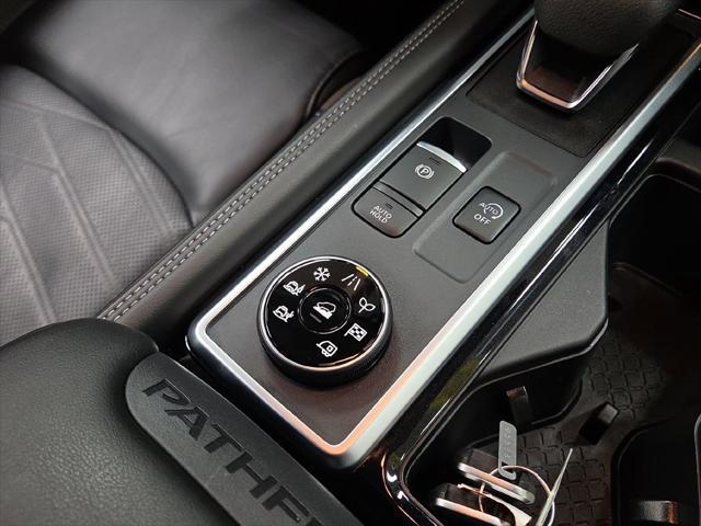 2025 Nissan Pathfinder Platinum 4WD