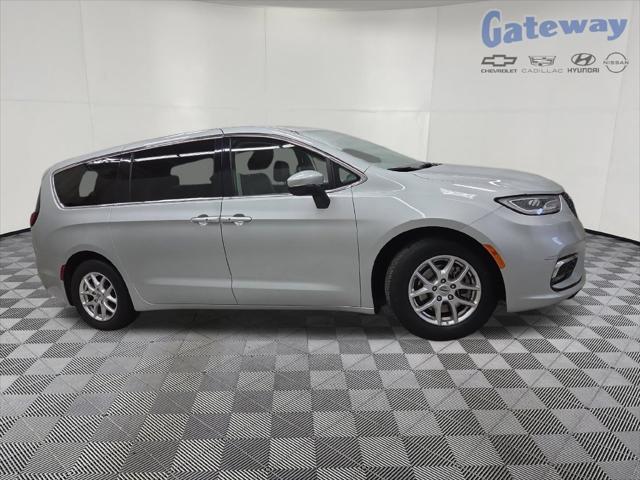 2023 Chrysler Pacifica Touring L for sale in FARGO, ND