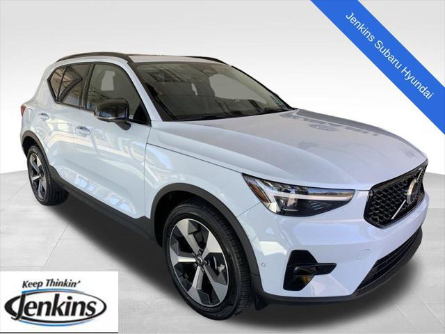 2026 Volvo XC40 Plus, B5 AWD Gas mild hybrid, Dark for sale in BRIDGEPORT, WV