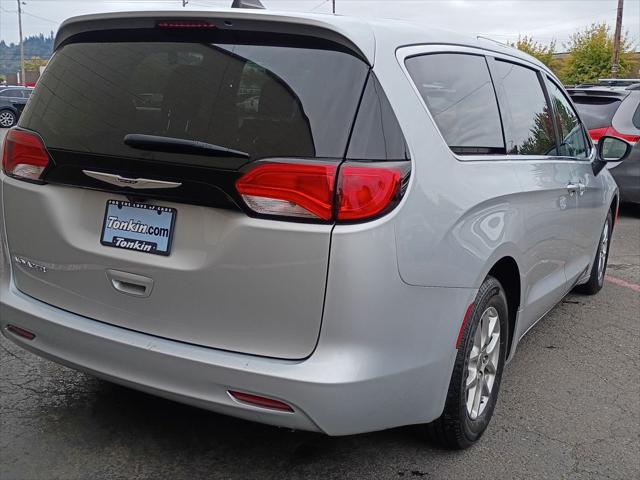 2024 Chrysler Voyager LX