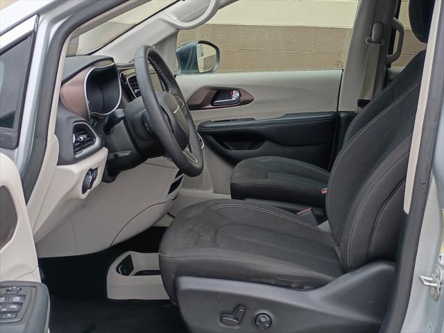 2024 Chrysler Voyager LX