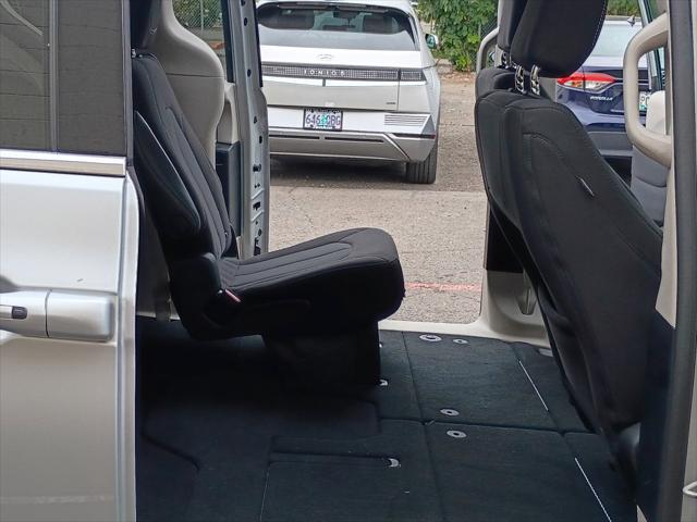 2024 Chrysler Voyager LX