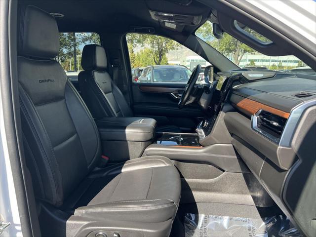 2025 GMC Yukon 4WD Denali