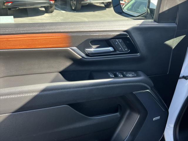 2025 GMC Yukon 4WD Denali