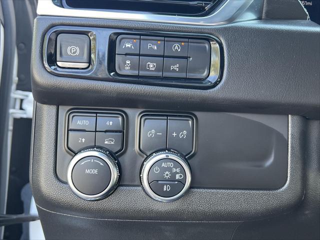 2025 GMC Yukon 4WD Denali