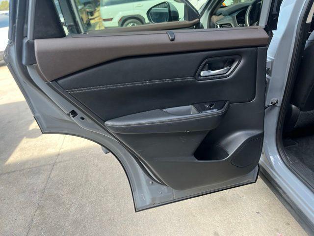 2022 Nissan Rogue SL FWD