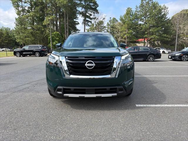 2025 Nissan Pathfinder SL 4WD
