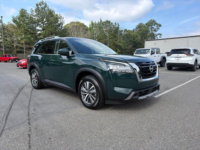 2025 Nissan Pathfinder SL 4WD