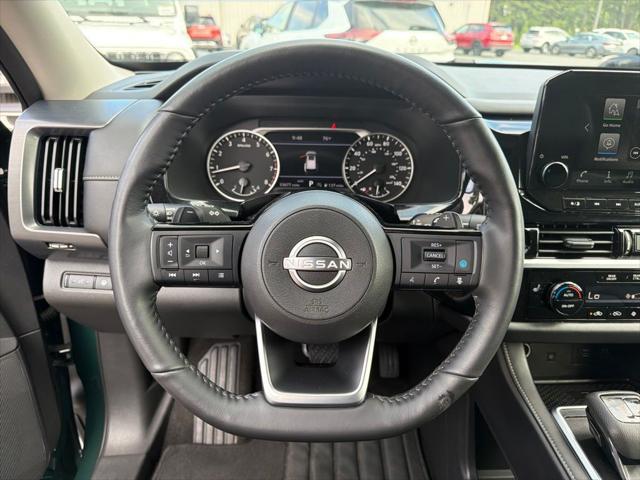 2025 Nissan Pathfinder SL 4WD